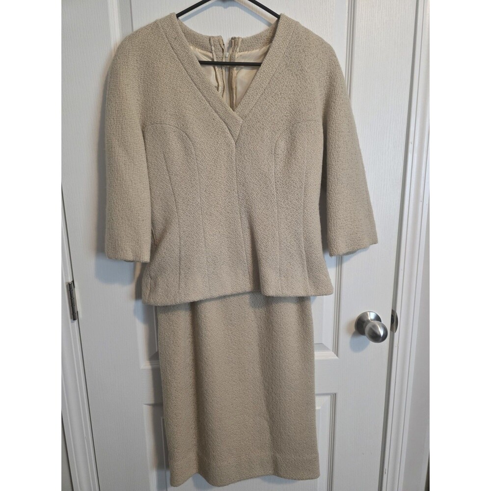 Georgette Trilère 60's Beige Bouclé 2 Piece Women's Skirt Suit Set Jacket Dress